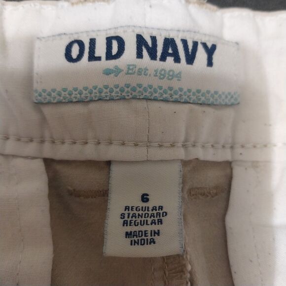Old Navy shorts Women 6 khaki Everyday Twill 3 inch flat front MARKS IN PICTURES - Picture 3 of 10
